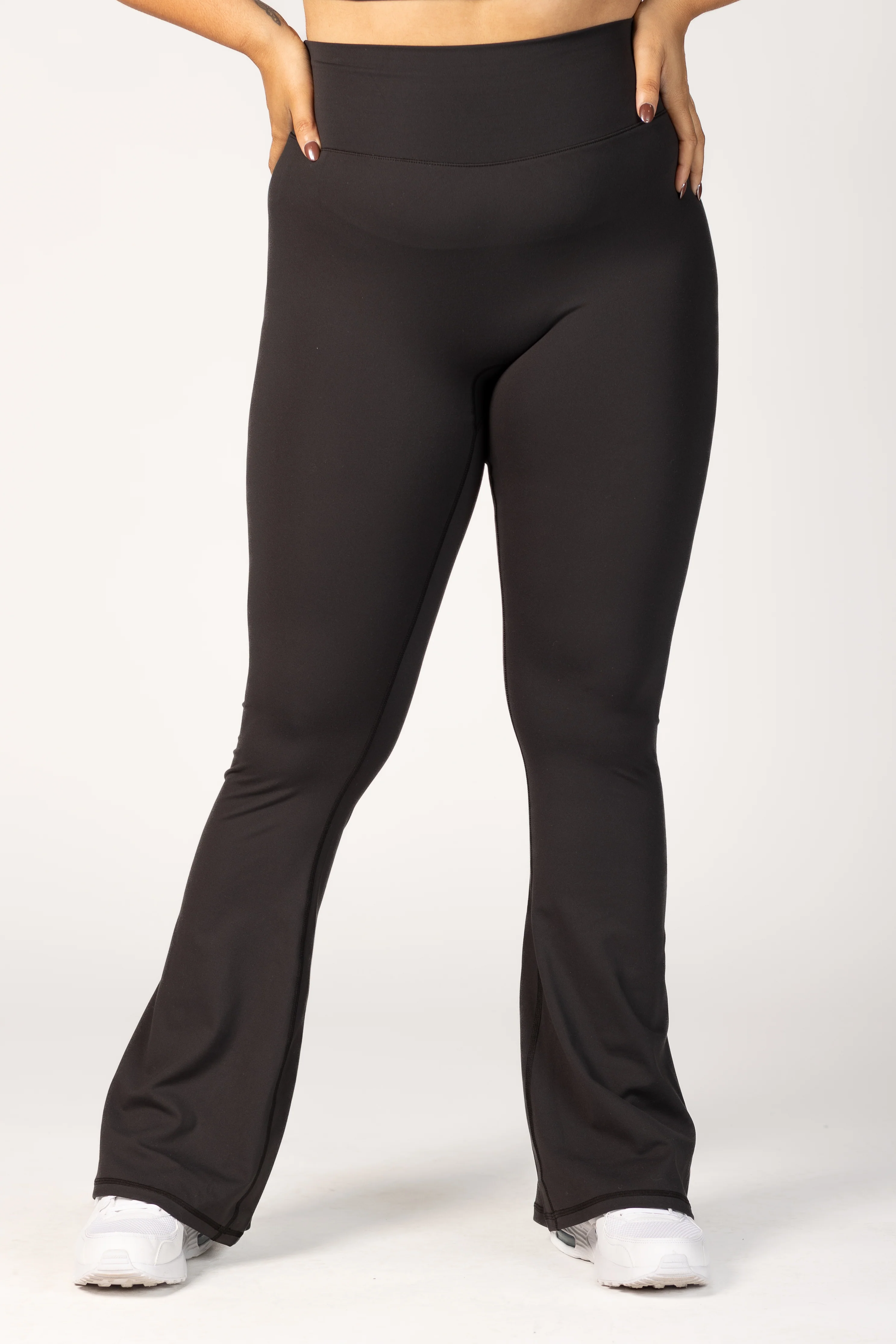 CASSEY Flare Legging - Image 10